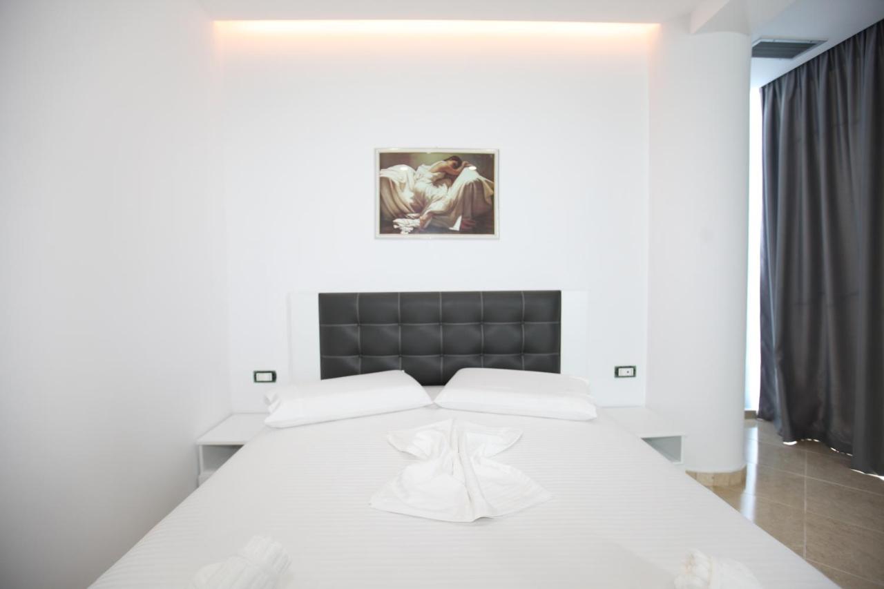 Nika Hotel Sarande Exterior photo